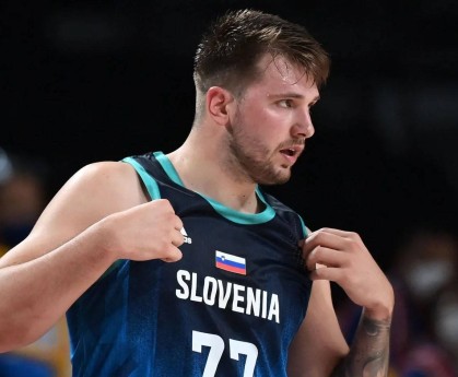 东契奇中文欢迎杨瀚森进入NBA 称会给他手机号